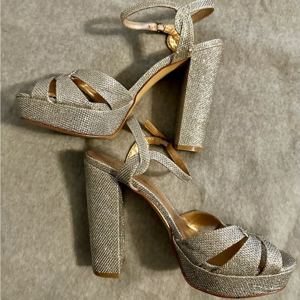 Badgley Mischka silver glitter shoes size 9 prom wedding - Picture 9 of 9